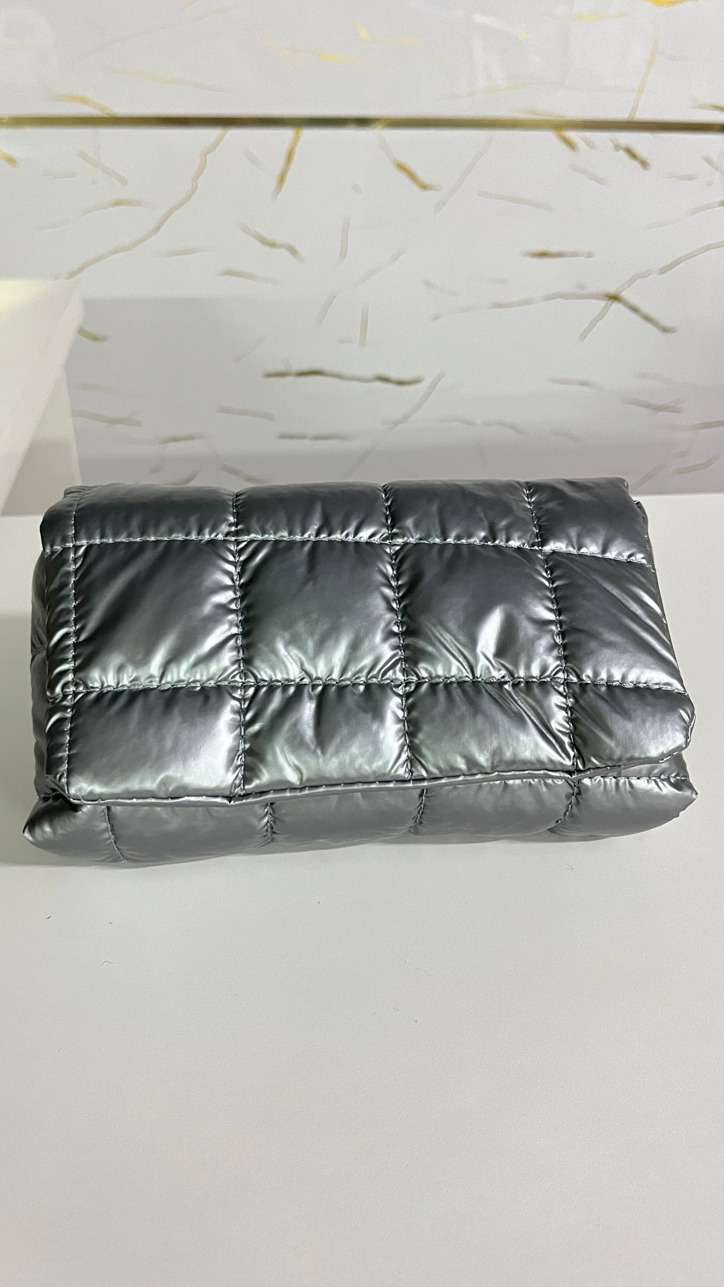Cartera “Luna Quilted Chic”