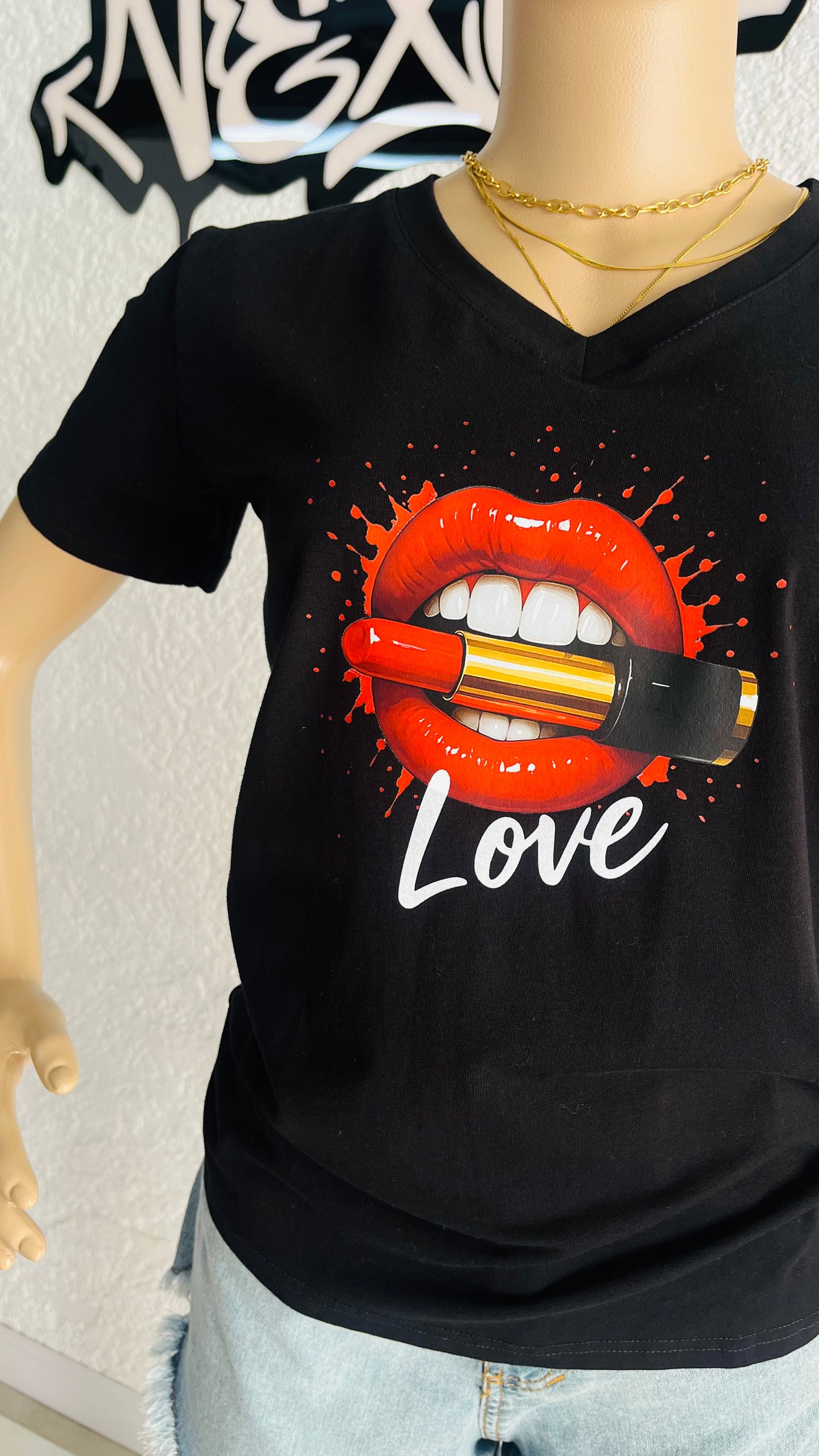 Remera “Vibrant lips” Nexo