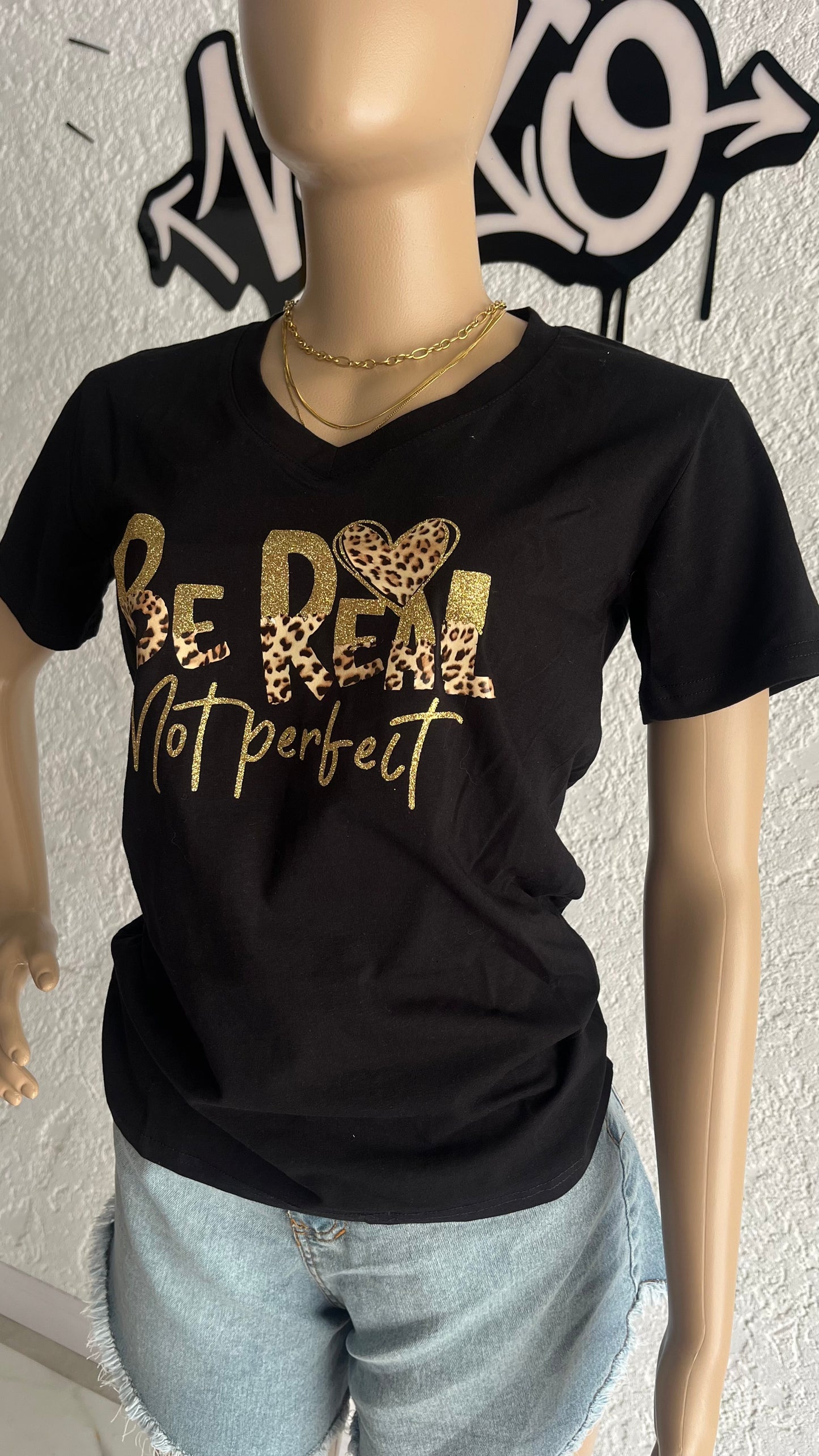 Remera “Be Real Not Perfect” black - Nexo