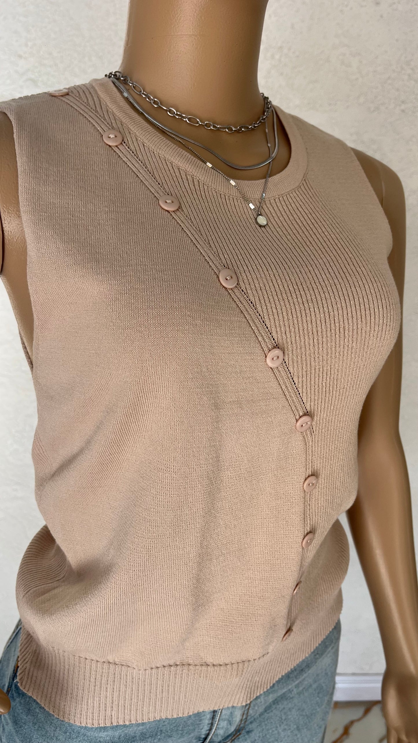 Knit Diagonal Button