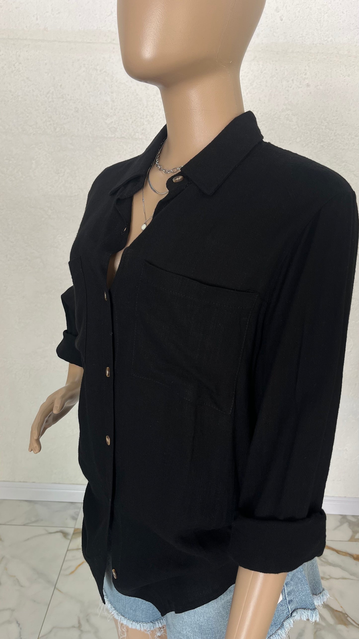 🖤 Camisa “Noir Essential”