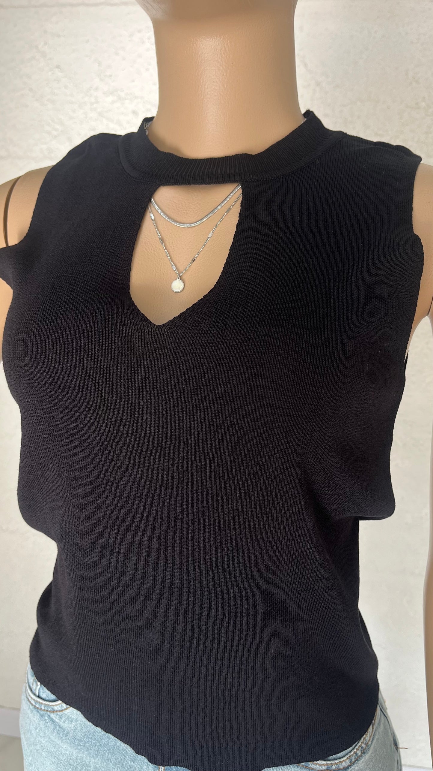 Knit Cut Elegance