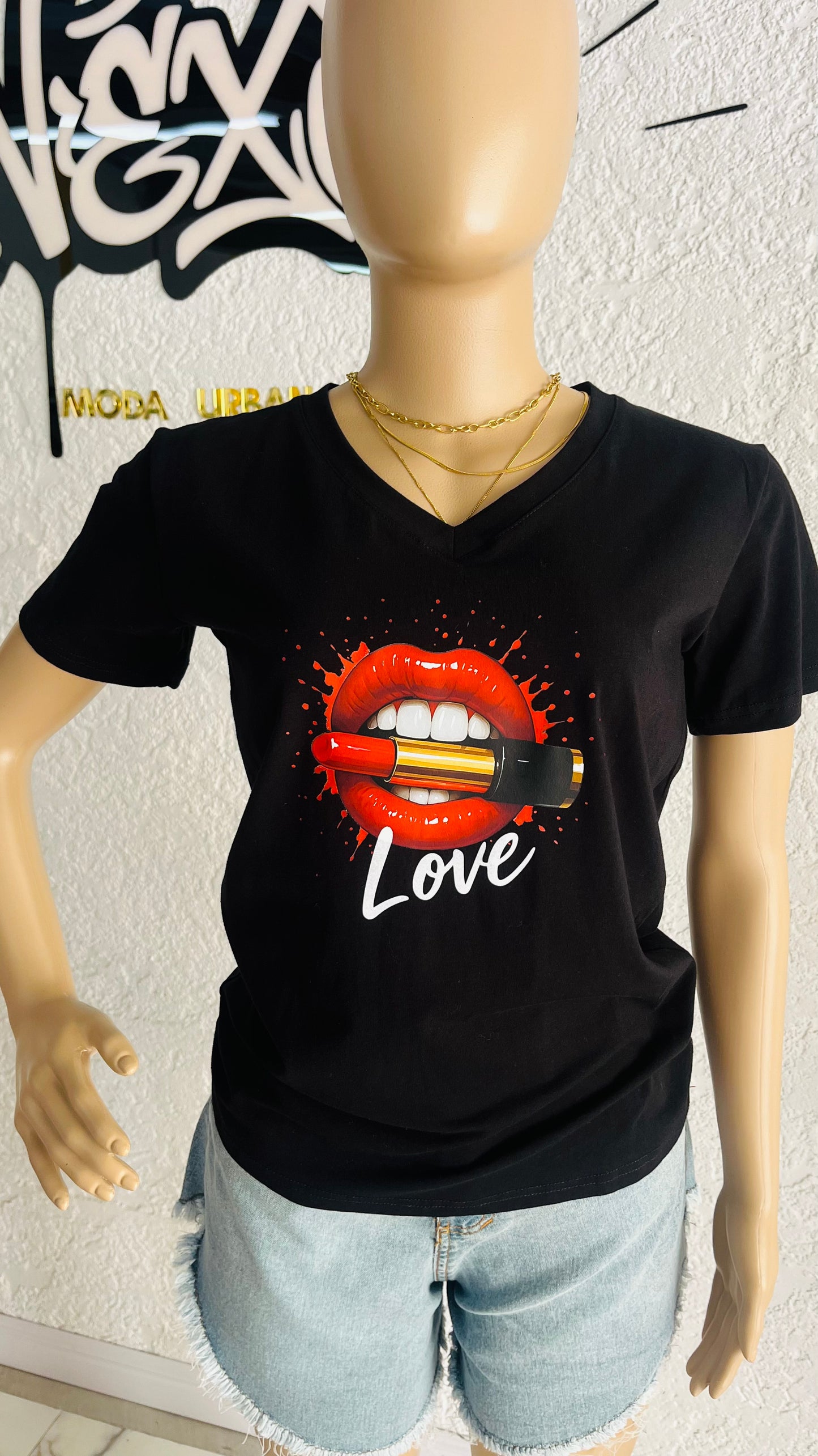 Remera “Vibrant lips” Nexo