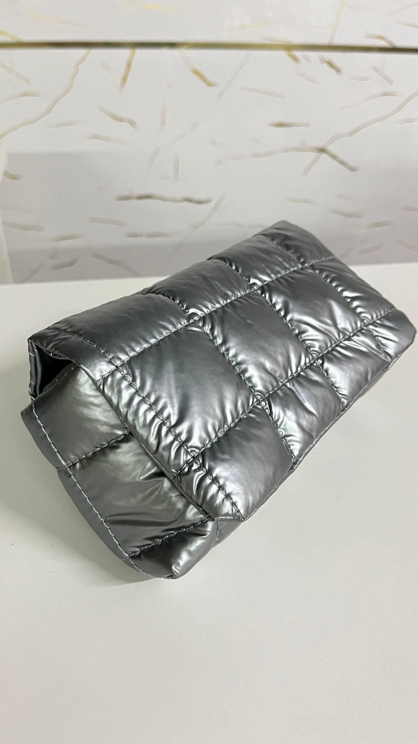 Cartera “Luna Quilted Chic”