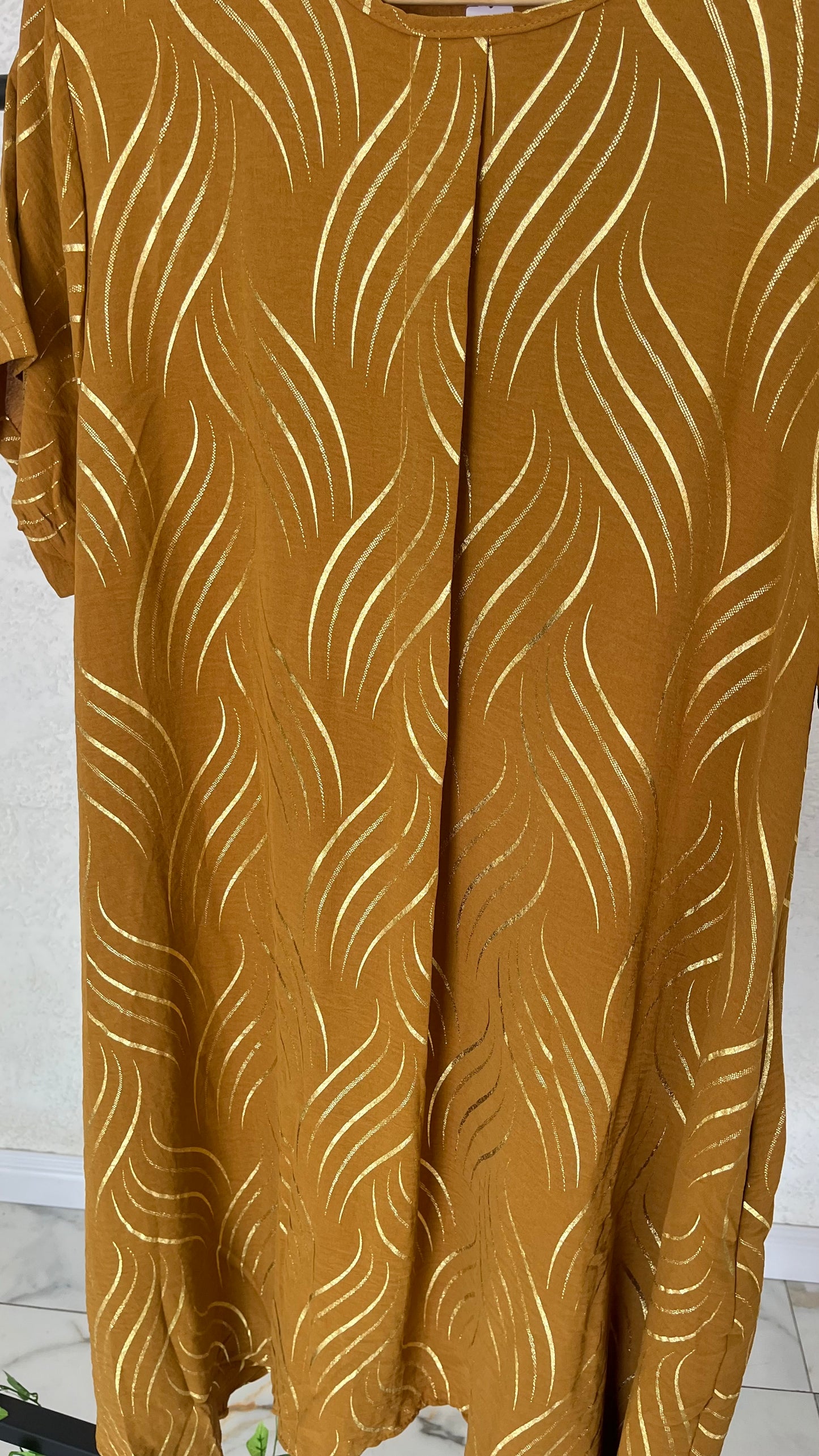 🤎 Vestido Ondas Doradas NEXO