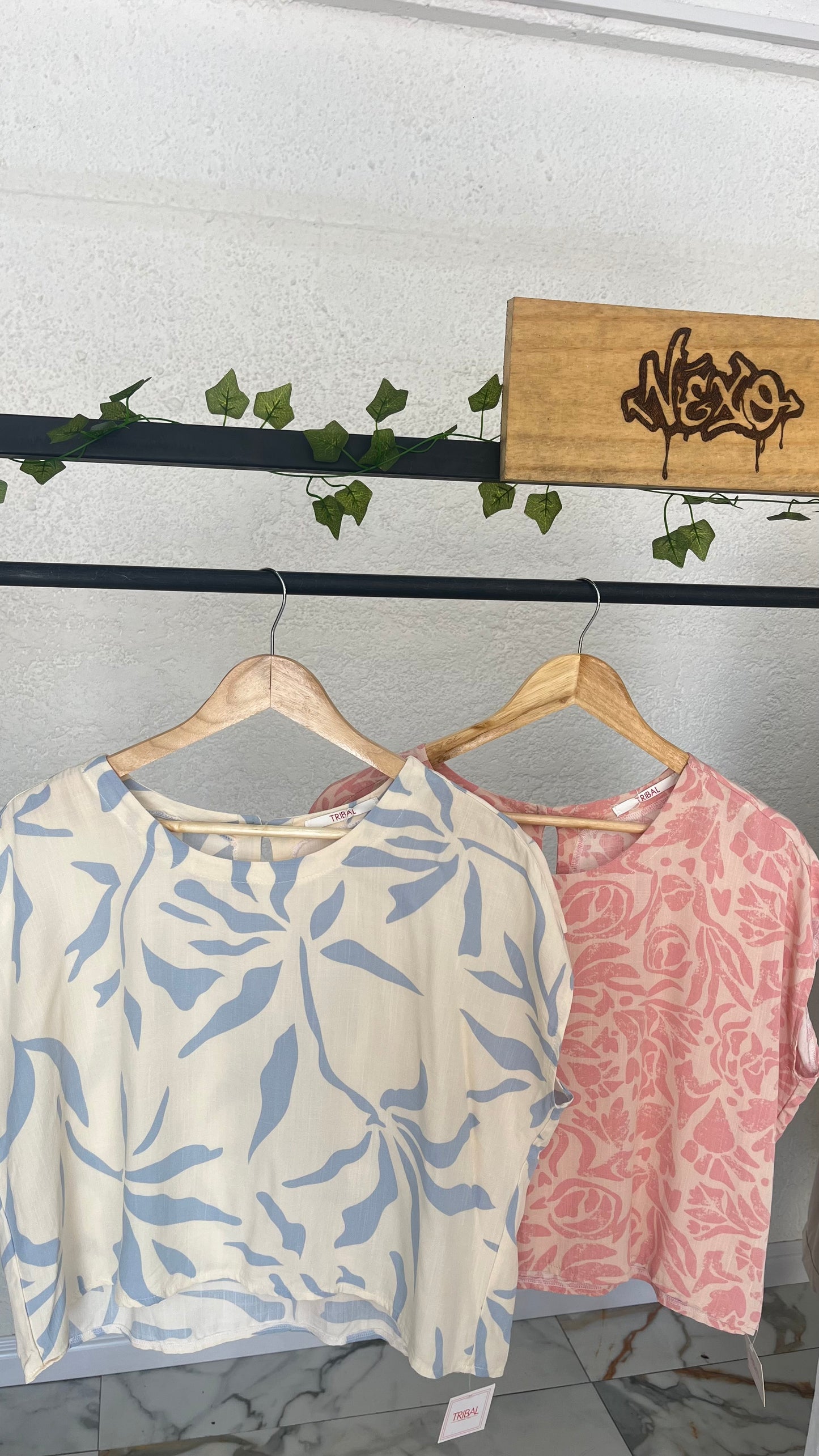🌿 Blusa Brisa Botánica – Edición Dual