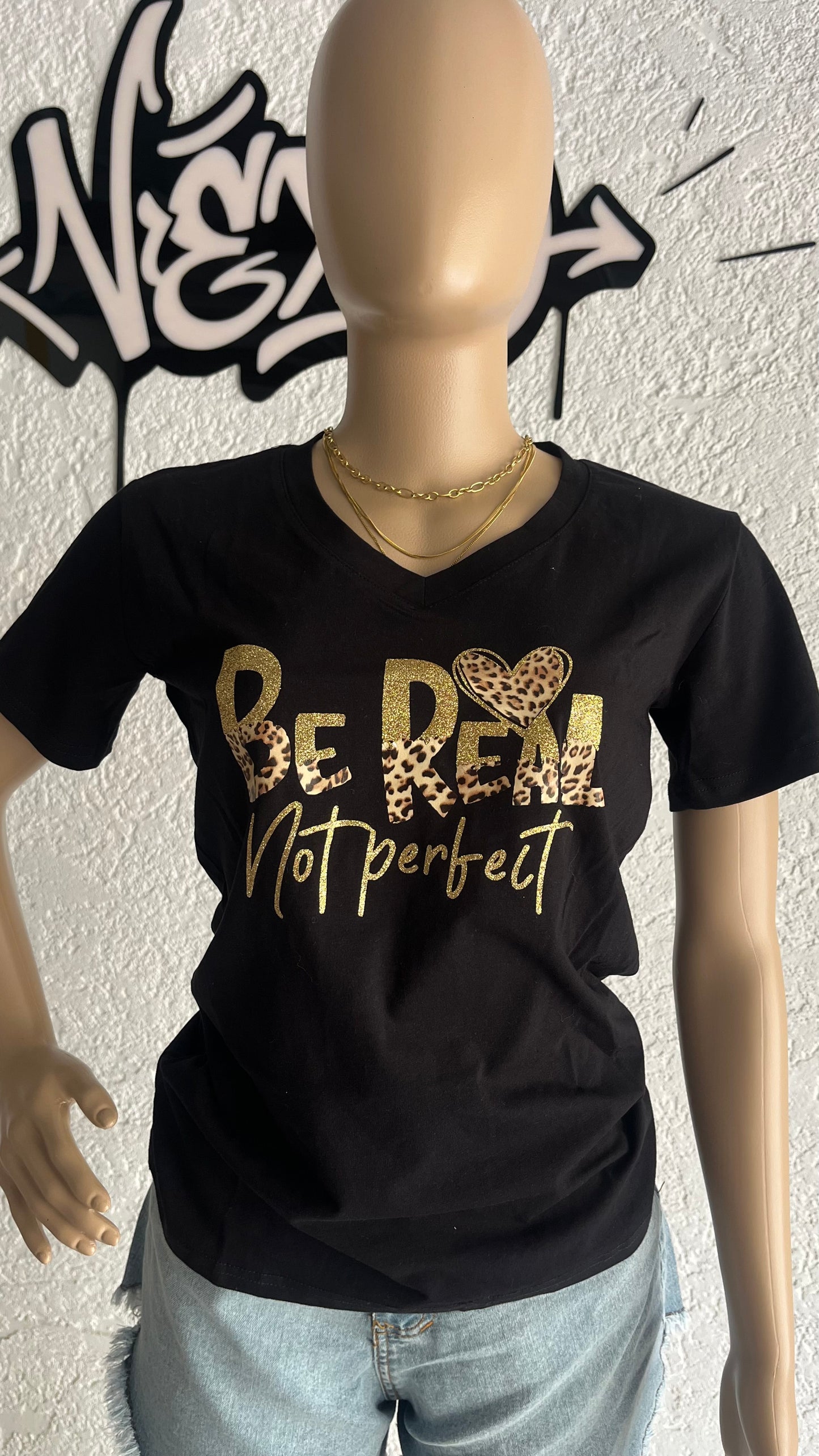 Remera “Be Real Not Perfect” black - Nexo