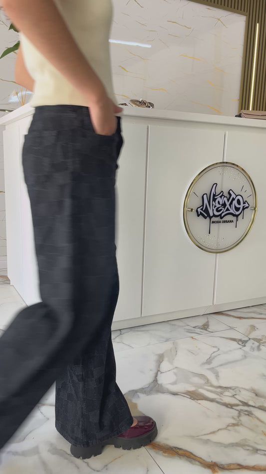 JEAN WIDE STRAIGHT CLÁSICO – DENIM RÍGIDO